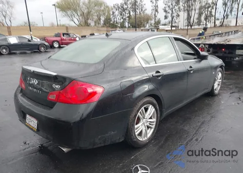 2015 Infiniti Q40 z USA, uszkodzony, nr VIN JN1CV6AP2FM501182